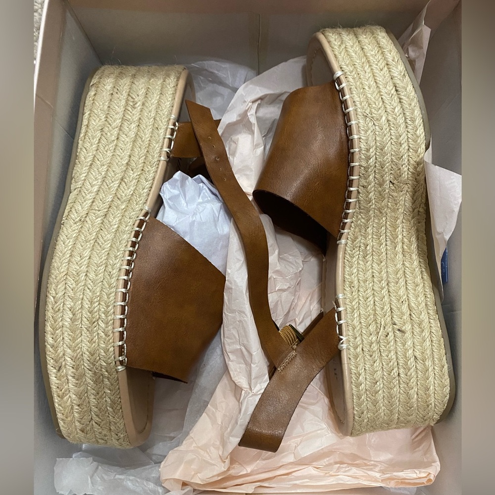 Platform sandals